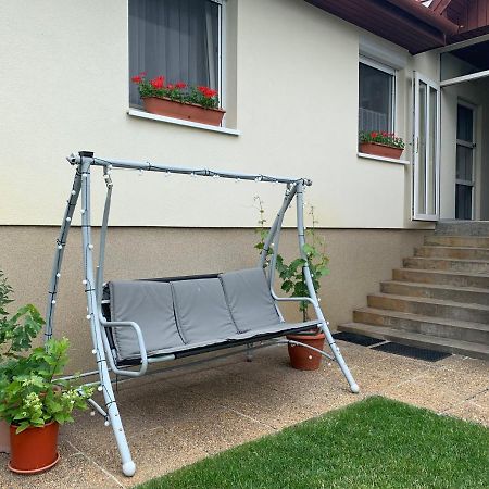 Apartman Tinasol Mosonmagyaróvár Exteriör bild