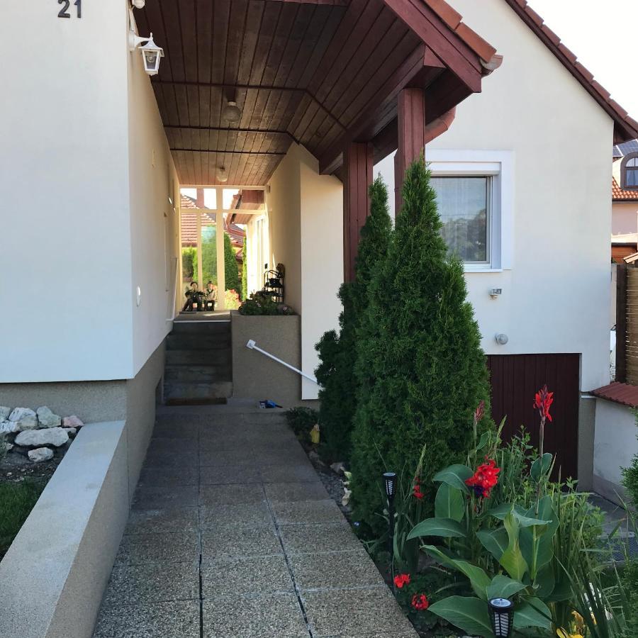 Apartman Tinasol Mosonmagyaróvár Exteriör bild