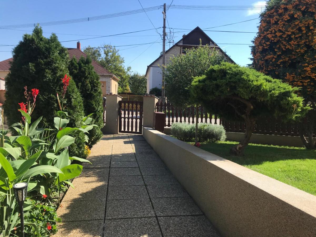 Apartman Tinasol Mosonmagyaróvár Exteriör bild